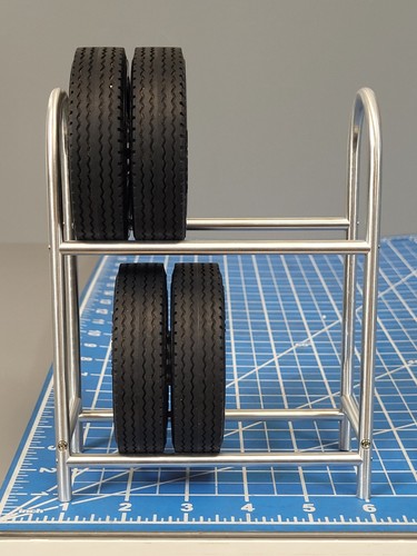 Toy scale tire - rack", supporto